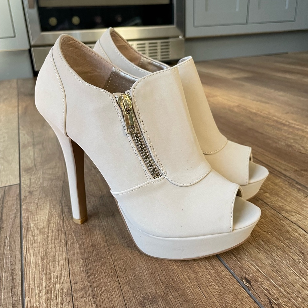 Qupid platform heels with zipper detail